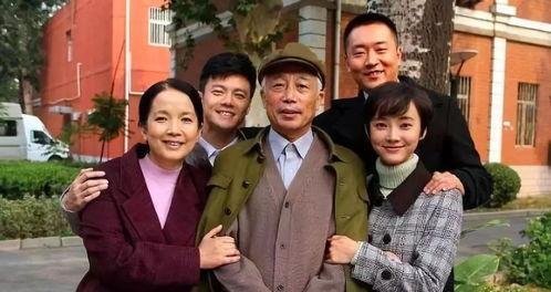 娱乐吃瓜制片人是谁,是谁一手打造了热门话题盛宴？