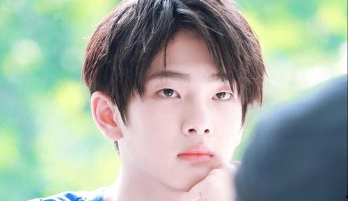 娱乐吃瓜网名男生名字